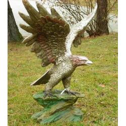 Gartenfigur - Adler mit ausgebreiteten Schwingen aus Bronze