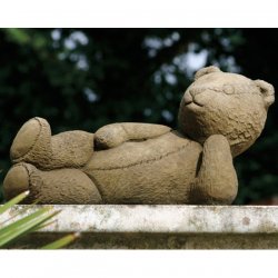 Garten-Figur Teddybär - liegend - klein