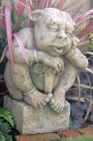 Deko-Figur GARRET, Gargoyle mit Schwert original Pheeberts Statuary by Fiona Scott